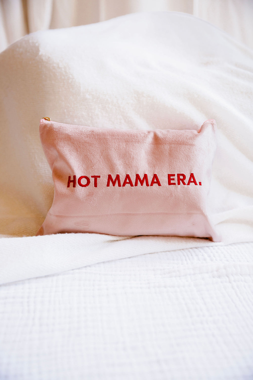 Hot Mama Era Velvet Pouch for Mums